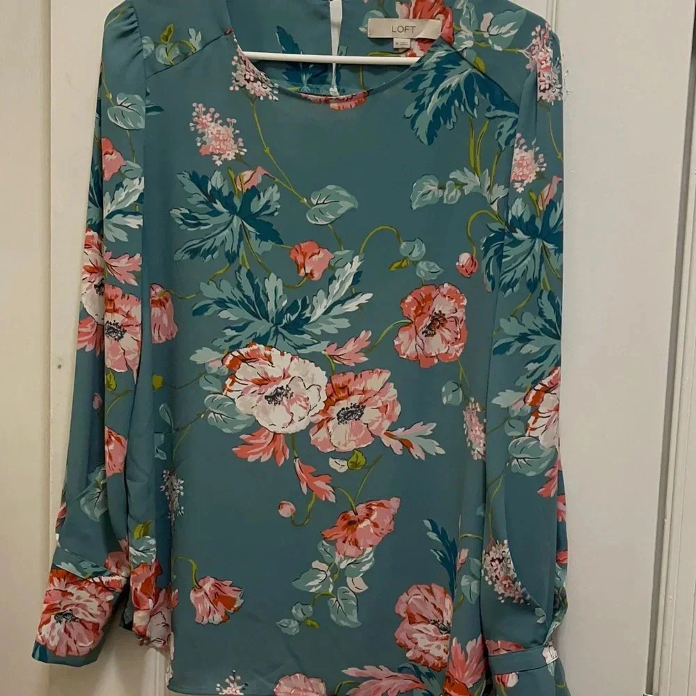 Loft beautiful new tops with amazing color and design,especially cute sleeves